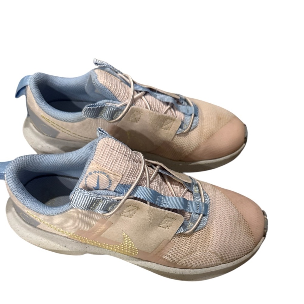 Girl’s Nike Sneakers (Size 3Y)